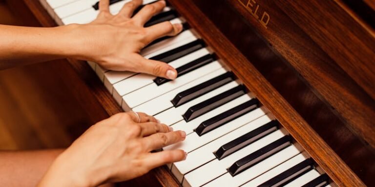 Primeiros passos no piano: 5 exercícios simples para começar